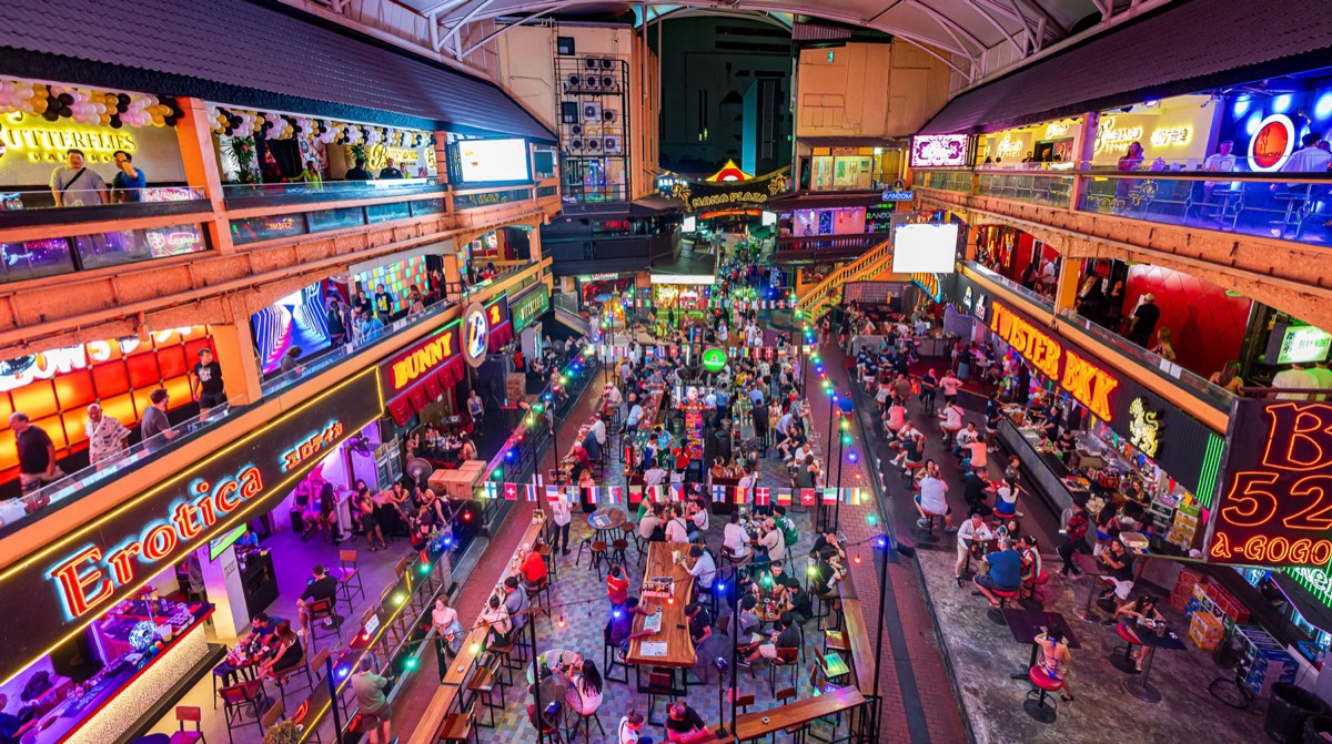 Sukhumvit Soi 14 Bangkok Nightlife – ไนท์ไลฟ์ซอย 14 สุขุมวิท กรุงเทพฯ