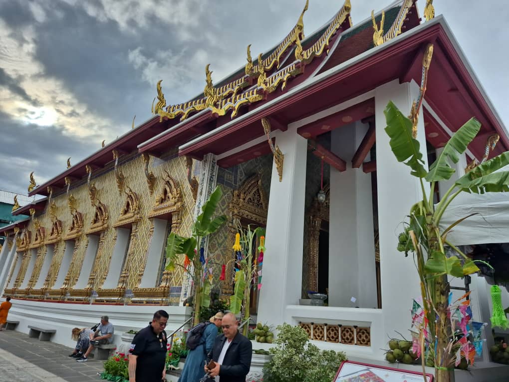Wat Arun Temple of Dawn on Bangkok Old Town free walking tour – วัดอรุณราชวราราม ทัวร์เดินเมืองเก่ากรุงเทพฯ